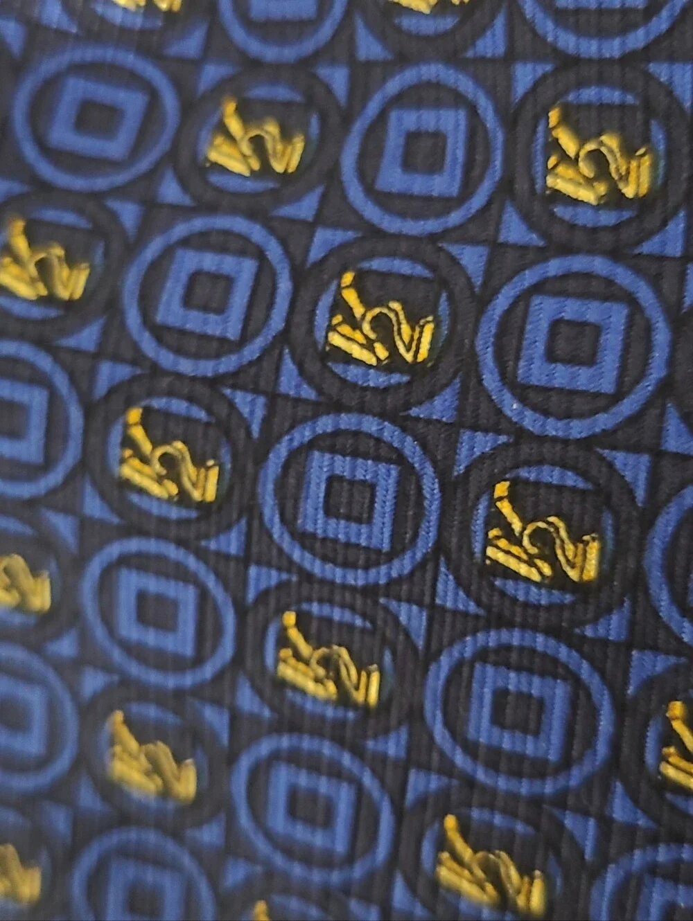 Versace V2 Rare Vintage Tie 100% Silk Designer V2 Logo Blue Geometric Italy